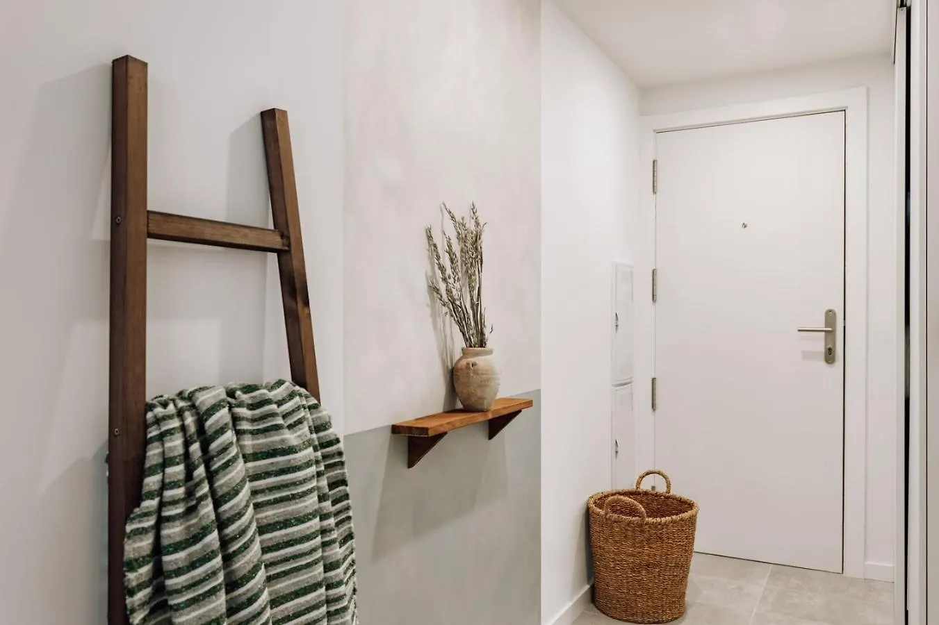 Mojacar - 2 Bedrooms In Eixample Esquerra Barcelona 0*,  Spain