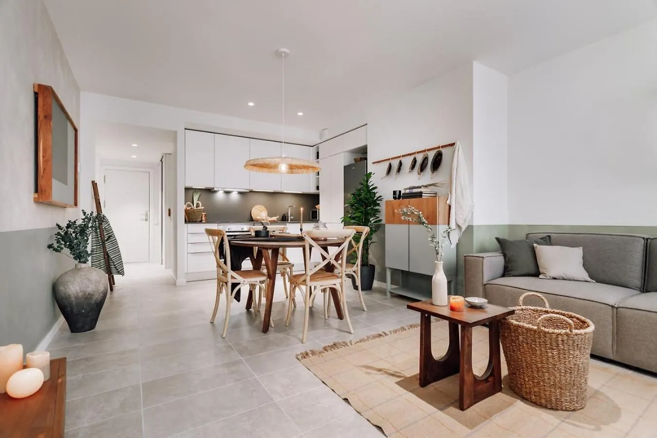 Mojacar - 2 Bedrooms In Eixample Esquerra Barcelona