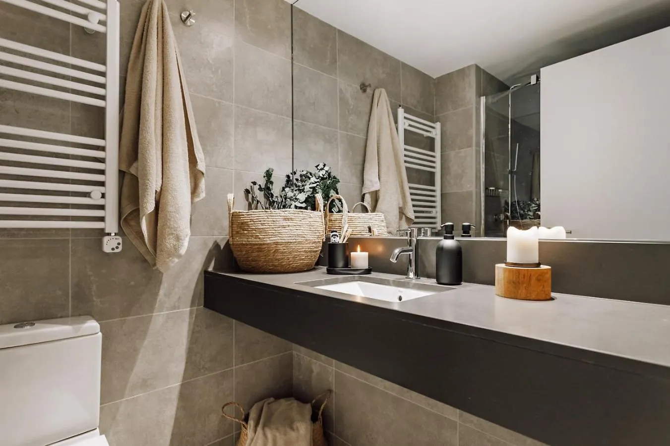 Mojacar - 2 Bedrooms In Eixample Esquerra Barcelona 0*,  Spain