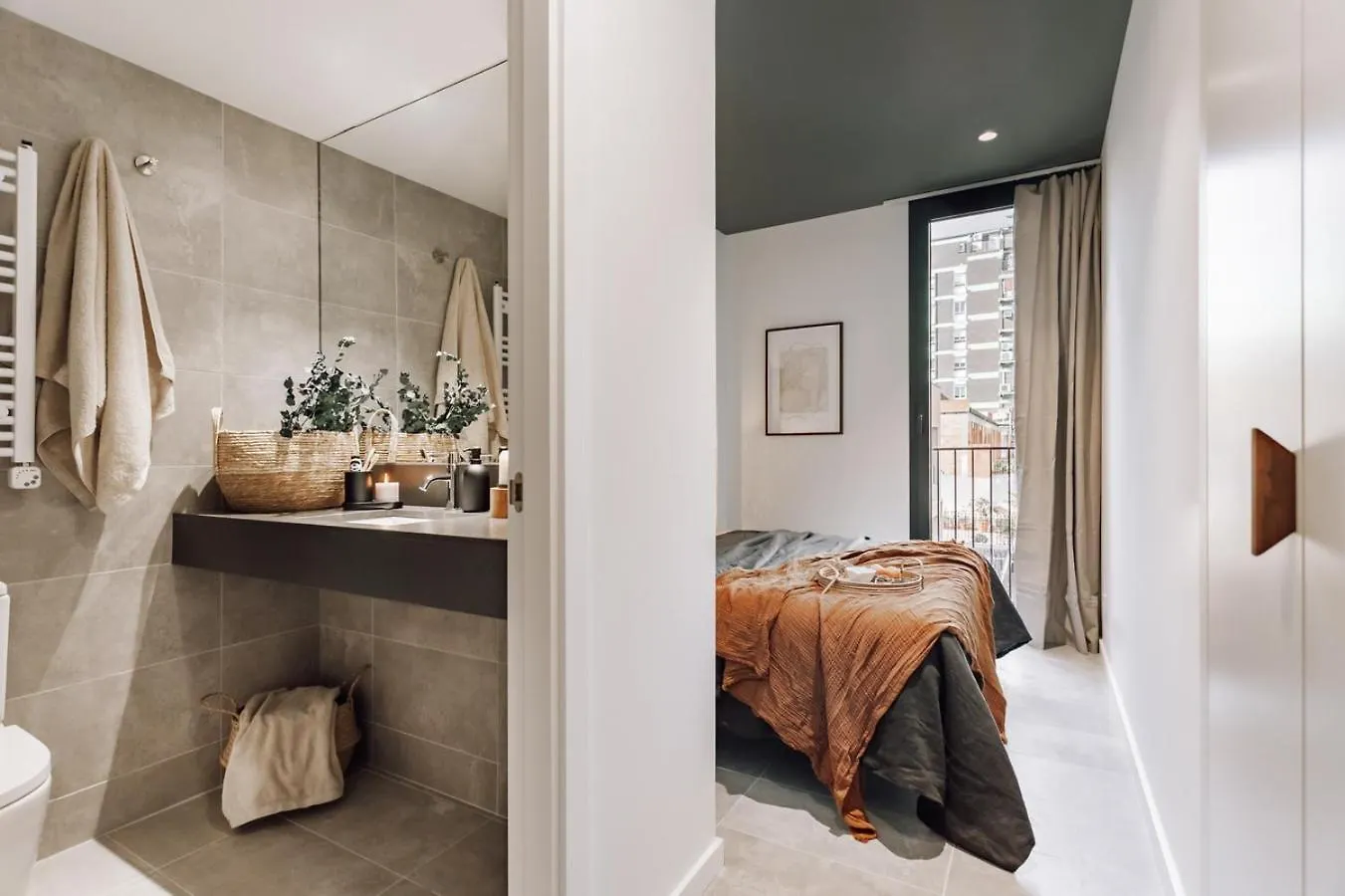 Apartment Mojacar - 2 Bedrooms In Eixample Esquerra Barcelona